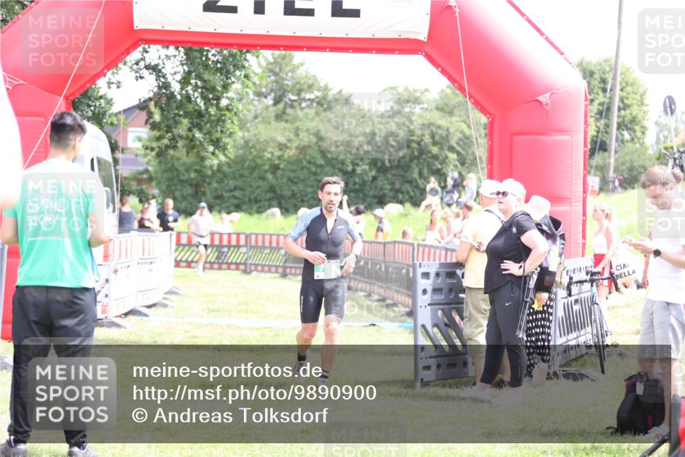 21.06.2026 - 29. Vierlanden-Triathlon Andreas Tolksdorf http://msf.ph/oto/9890900 21.06.2026 13:13:36 Ziel 290, 785, 290, 785 meine-sportfotos.de