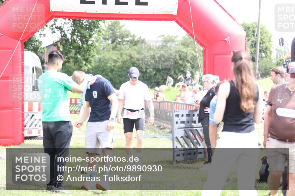 21.06.2026 - 29. Vierlanden-Triathlon Andreas Tolksdorf http://msf.ph/oto/9890930 21.06.2026 13:13:46 Ziel 713, 713 meine-sportfotos.de
