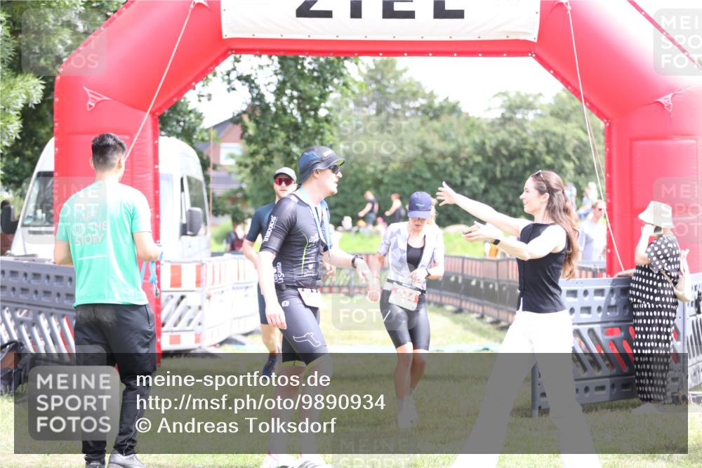 21.06.2026 - 29. Vierlanden-Triathlon Andreas Tolksdorf http://msf.ph/oto/9890934 21.06.2026 13:14:18 Ziel 29, 244, 29, 244 meine-sportfotos.de