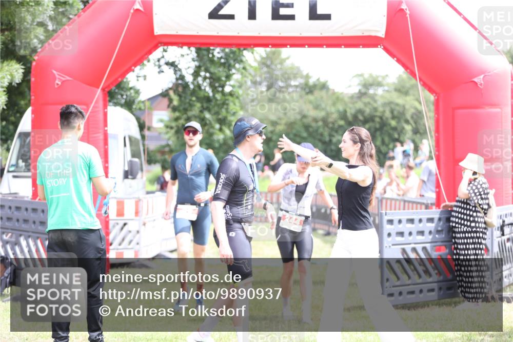 21.06.2026 - 29. Vierlanden-Triathlon Andreas Tolksdorf http://msf.ph/oto/9890937 21.06.2026 13:14:18 Ziel 29, 244, 29, 244 meine-sportfotos.de