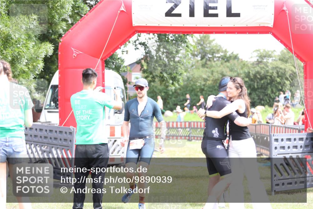 21.06.2026 - 29. Vierlanden-Triathlon Andreas Tolksdorf http://msf.ph/oto/9890939 21.06.2026 13:14:19 Ziel 29, 244, 29, 244 meine-sportfotos.de