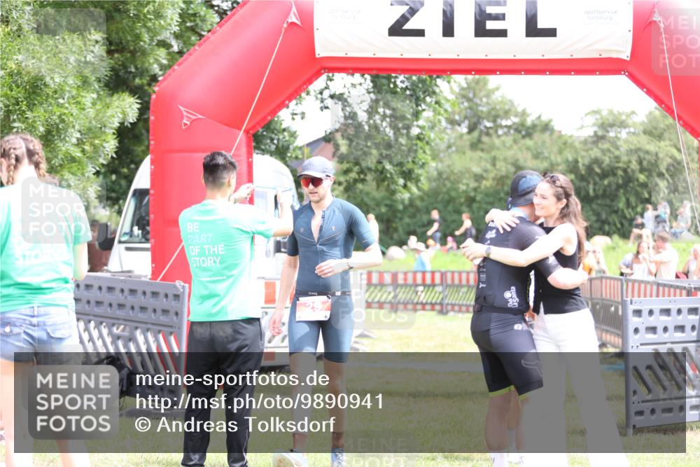 21.06.2026 - 29. Vierlanden-Triathlon Andreas Tolksdorf http://msf.ph/oto/9890941 21.06.2026 13:14:19 Ziel 29, 244, 29, 244 meine-sportfotos.de