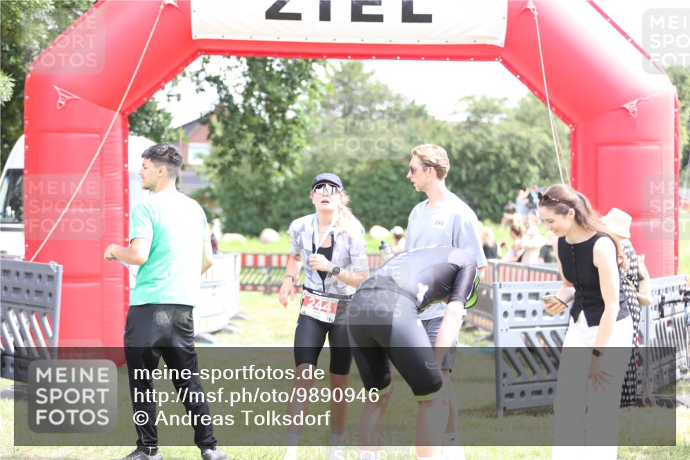 21.06.2026 - 29. Vierlanden-Triathlon Andreas Tolksdorf http://msf.ph/oto/9890946 21.06.2026 13:14:28 Ziel  meine-sportfotos.de