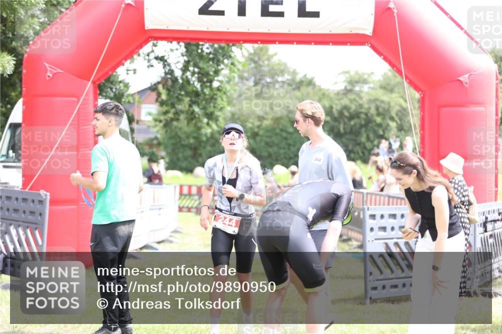21.06.2026 - 29. Vierlanden-Triathlon Andreas Tolksdorf http://msf.ph/oto/9890950 21.06.2026 13:14:29 Ziel  meine-sportfotos.de