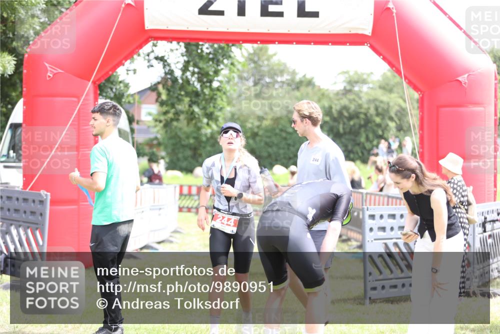 21.06.2026 - 29. Vierlanden-Triathlon Andreas Tolksdorf http://msf.ph/oto/9890951 21.06.2026 13:14:29 Ziel  meine-sportfotos.de