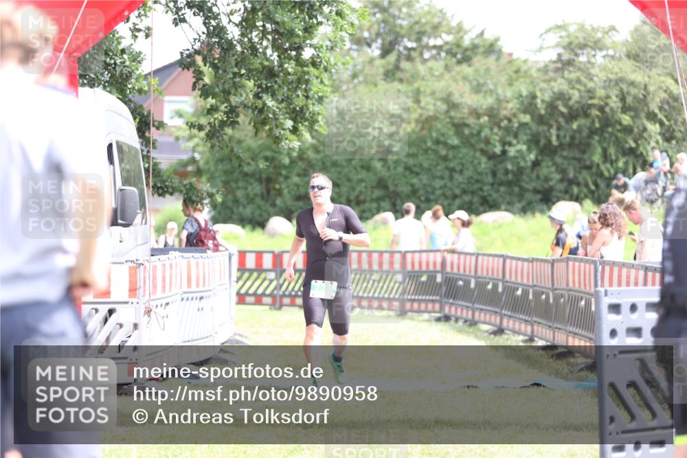 21.06.2026 - 29. Vierlanden-Triathlon Andreas Tolksdorf http://msf.ph/oto/9890958 21.06.2026 13:14:49 Ziel 739, 739 meine-sportfotos.de