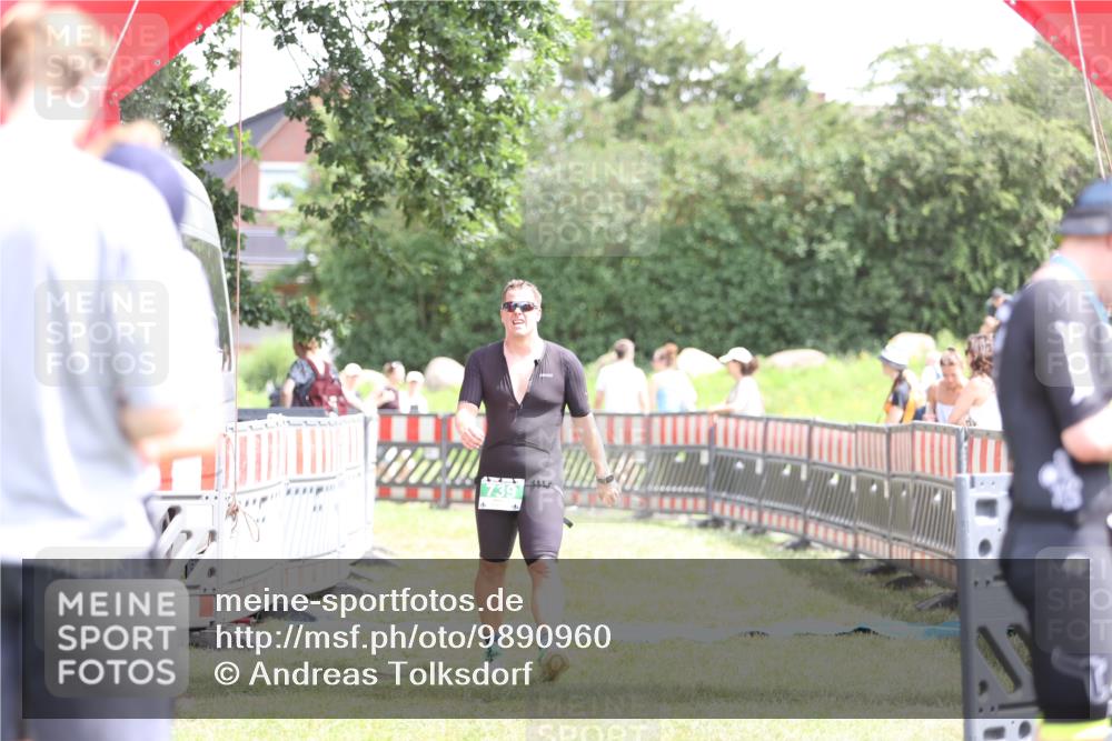 21.06.2026 - 29. Vierlanden-Triathlon Andreas Tolksdorf http://msf.ph/oto/9890960 21.06.2026 13:14:50 Ziel 739, 739 meine-sportfotos.de