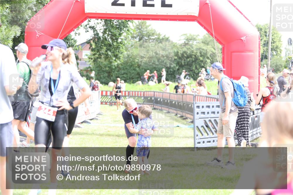 21.06.2026 - 29. Vierlanden-Triathlon Andreas Tolksdorf http://msf.ph/oto/9890978 21.06.2026 13:15:32 Ziel 8, 159, 8, 159 meine-sportfotos.de
