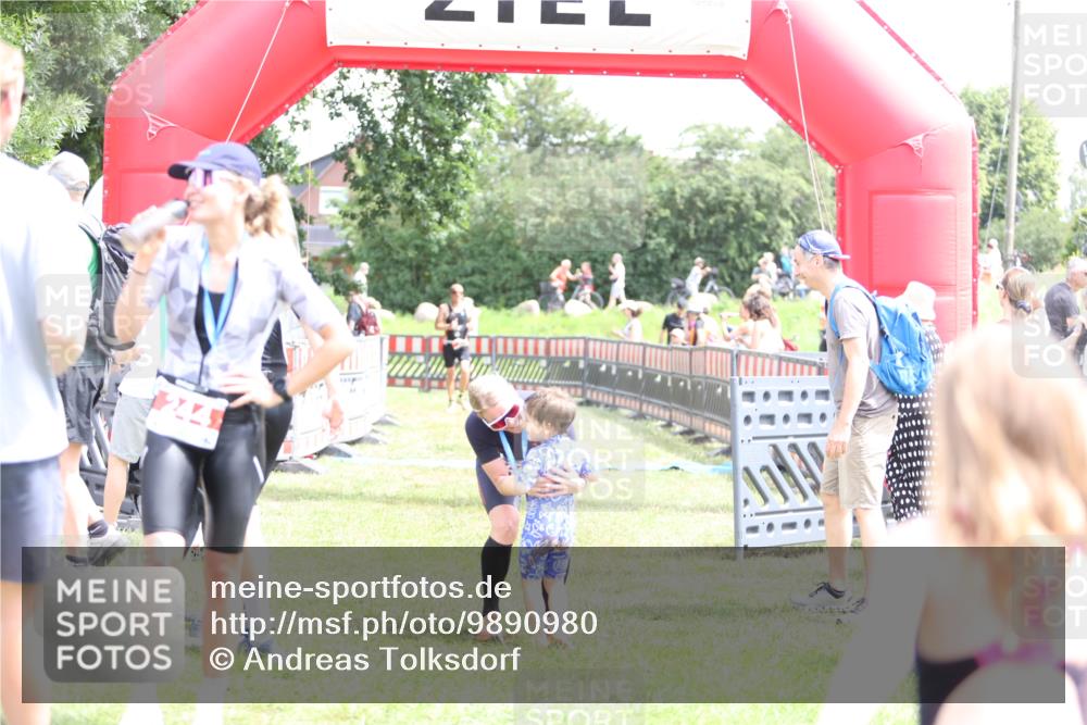 21.06.2026 - 29. Vierlanden-Triathlon Andreas Tolksdorf http://msf.ph/oto/9890980 21.06.2026 13:15:32 Ziel 8, 159, 8, 159 meine-sportfotos.de