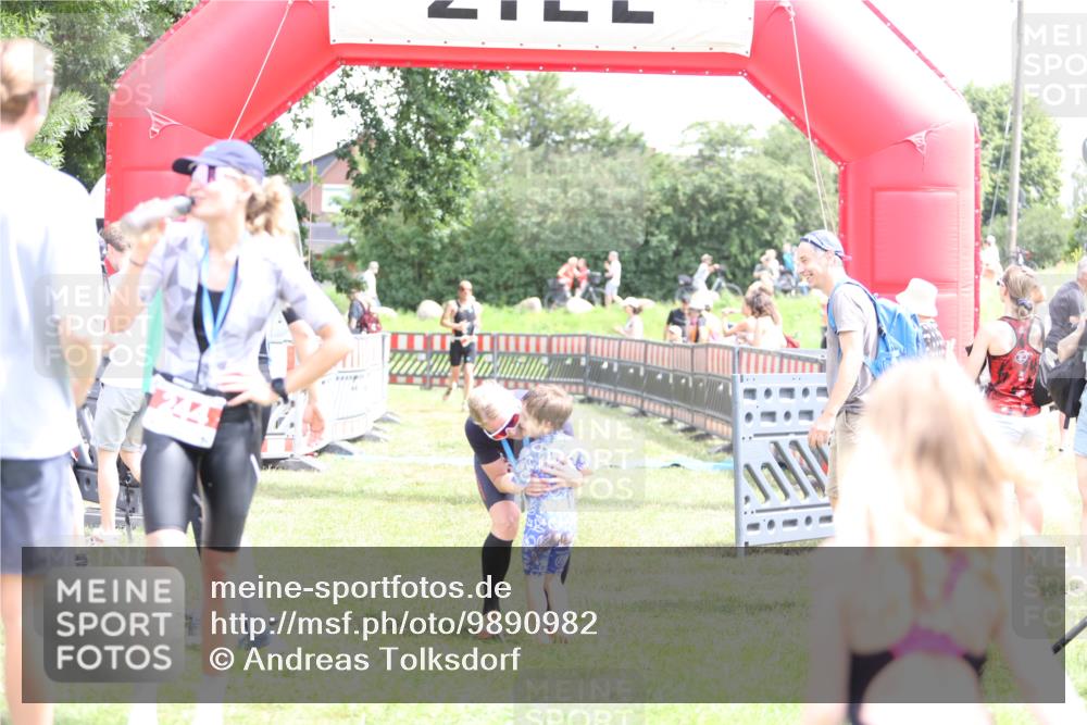 21.06.2026 - 29. Vierlanden-Triathlon Andreas Tolksdorf http://msf.ph/oto/9890982 21.06.2026 13:15:32 Ziel 8, 159, 8, 159 meine-sportfotos.de