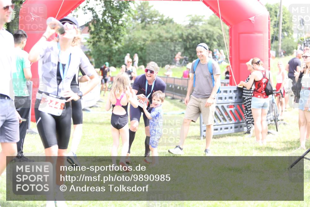 21.06.2026 - 29. Vierlanden-Triathlon Andreas Tolksdorf http://msf.ph/oto/9890985 21.06.2026 13:15:35 Ziel 8, 159, 8, 159 meine-sportfotos.de