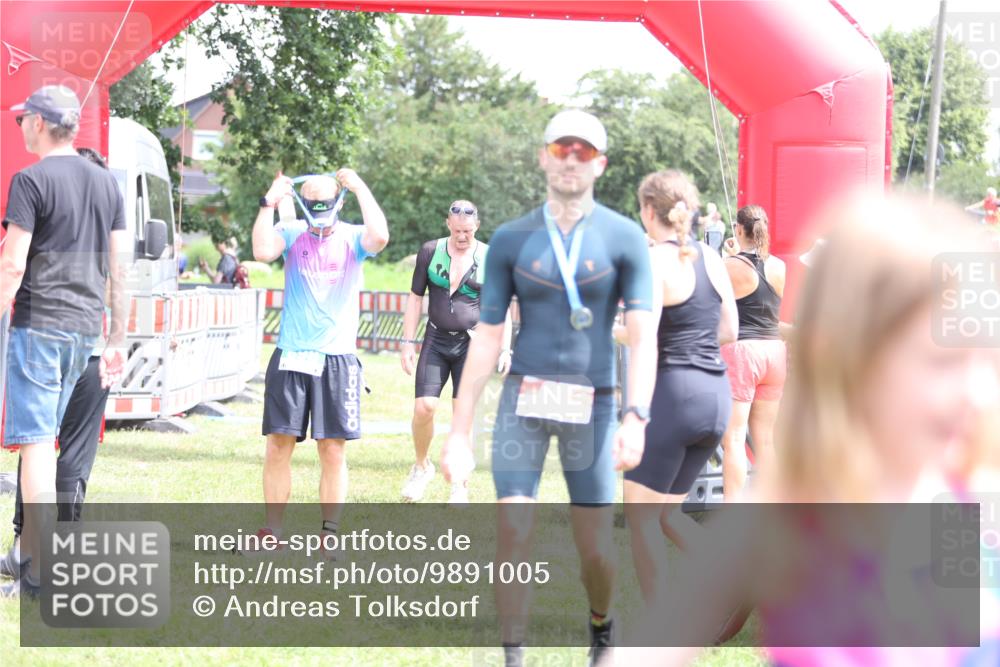 21.06.2026 - 29. Vierlanden-Triathlon Andreas Tolksdorf http://msf.ph/oto/9891005 21.06.2026 13:16:04 Ziel 641, 655, 641, 655 meine-sportfotos.de