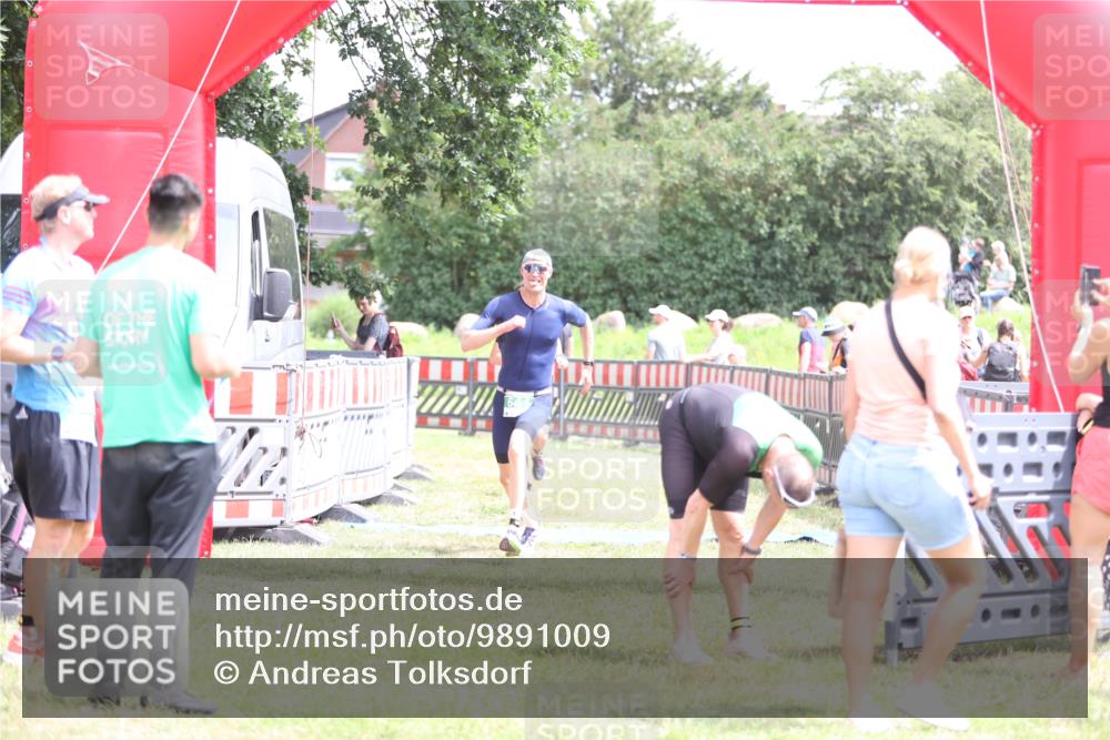 21.06.2026 - 29. Vierlanden-Triathlon Andreas Tolksdorf http://msf.ph/oto/9891009 21.06.2026 13:16:09 Ziel 641, 655, 641, 655 meine-sportfotos.de