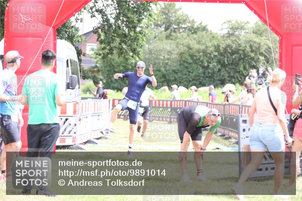 21.06.2026 - 29. Vierlanden-Triathlon Andreas Tolksdorf http://msf.ph/oto/9891014 21.06.2026 13:16:10 Ziel 641, 655, 641, 655 meine-sportfotos.de