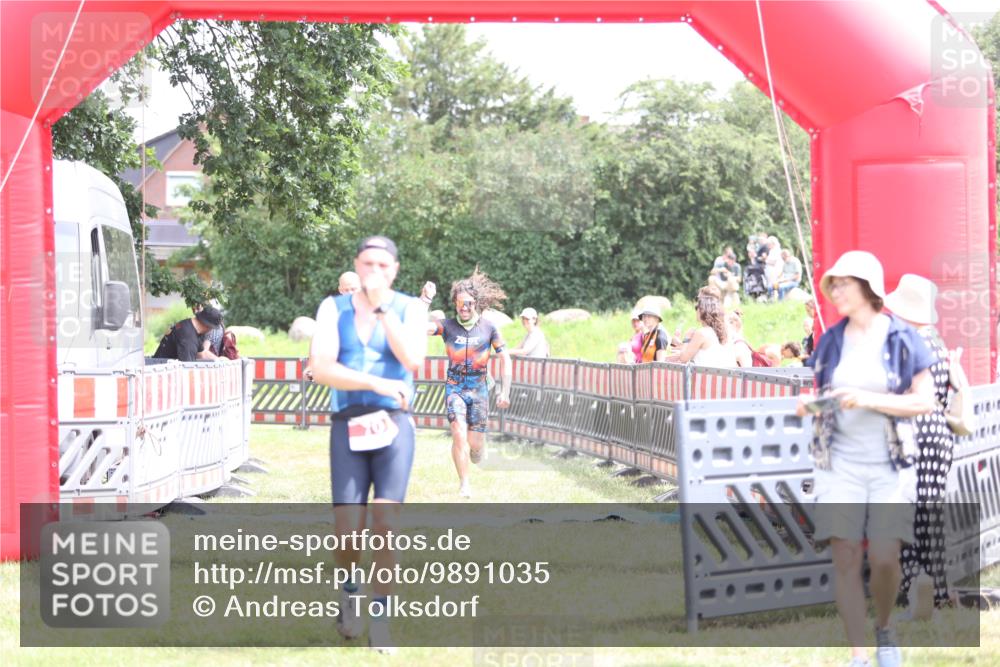21.06.2026 - 29. Vierlanden-Triathlon Andreas Tolksdorf http://msf.ph/oto/9891035 21.06.2026 13:16:27 Ziel 34, 70, 131, 657, 34, 70, 131, 657 meine-sportfotos.de