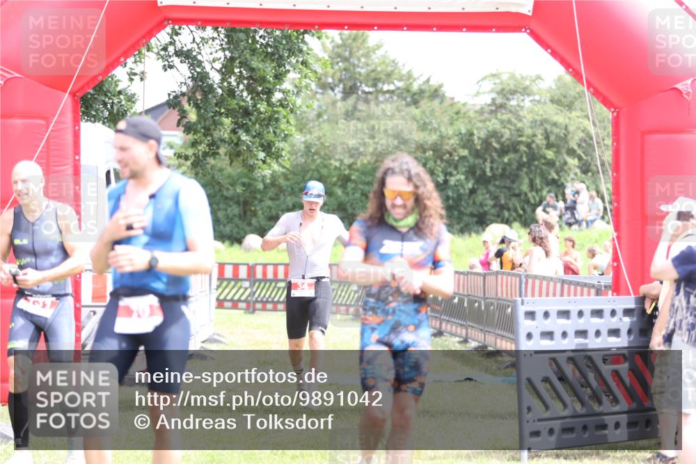 21.06.2026 - 29. Vierlanden-Triathlon Andreas Tolksdorf http://msf.ph/oto/9891042 21.06.2026 13:16:32 Ziel 34, 131, 657, 34, 131, 657 meine-sportfotos.de