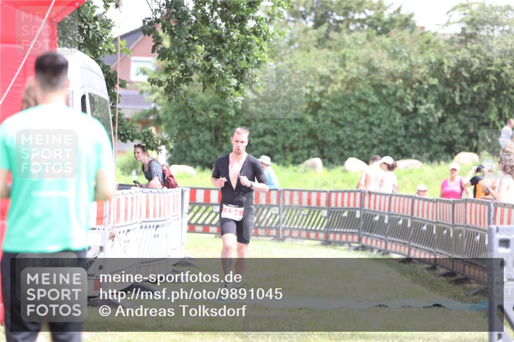 21.06.2026 - 29. Vierlanden-Triathlon Andreas Tolksdorf http://msf.ph/oto/9891045 21.06.2026 13:16:48 Ziel 151, 166, 743, 151, 166, 743 meine-sportfotos.de