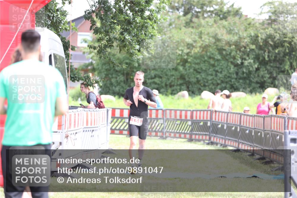 21.06.2026 - 29. Vierlanden-Triathlon Andreas Tolksdorf http://msf.ph/oto/9891047 21.06.2026 13:16:48 Ziel 151, 166, 743, 151, 166, 743 meine-sportfotos.de