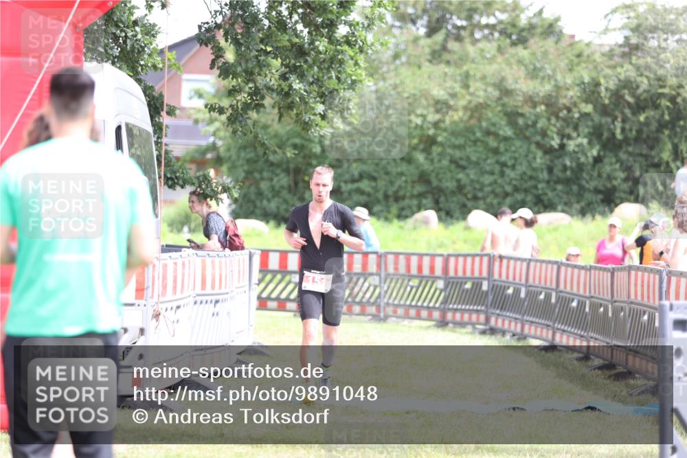 21.06.2026 - 29. Vierlanden-Triathlon Andreas Tolksdorf http://msf.ph/oto/9891048 21.06.2026 13:16:48 Ziel 151, 166, 743, 151, 166, 743 meine-sportfotos.de