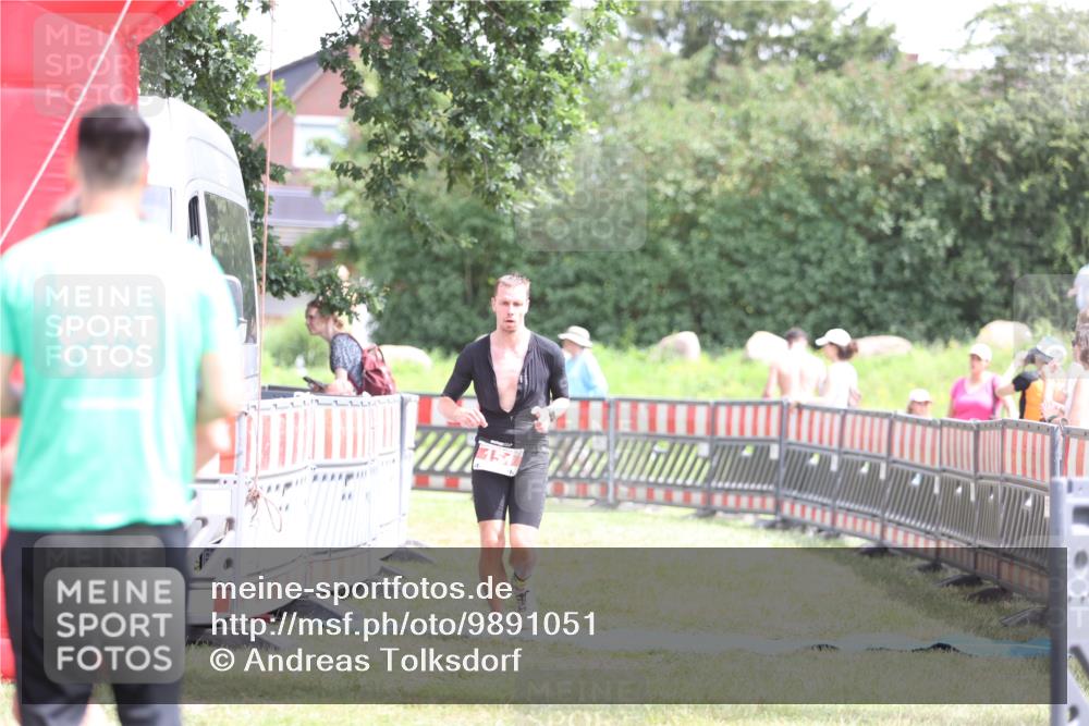 21.06.2026 - 29. Vierlanden-Triathlon Andreas Tolksdorf http://msf.ph/oto/9891051 21.06.2026 13:16:48 Ziel 151, 166, 743, 151, 166, 743 meine-sportfotos.de