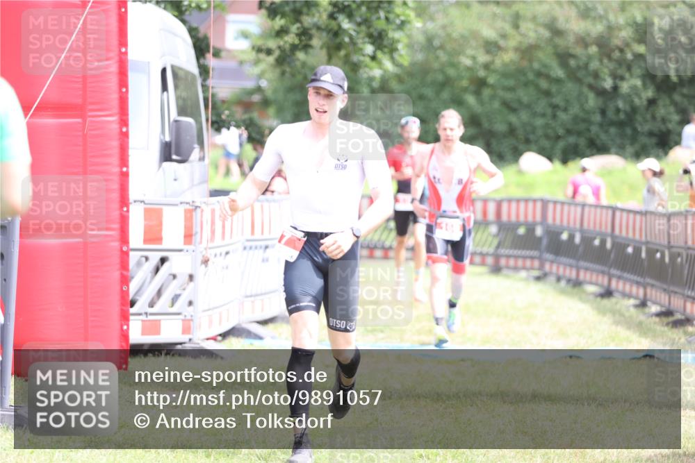 21.06.2026 - 29. Vierlanden-Triathlon Andreas Tolksdorf http://msf.ph/oto/9891057 21.06.2026 13:17:21 Ziel 7, 130, 160, 7, 130, 160 meine-sportfotos.de