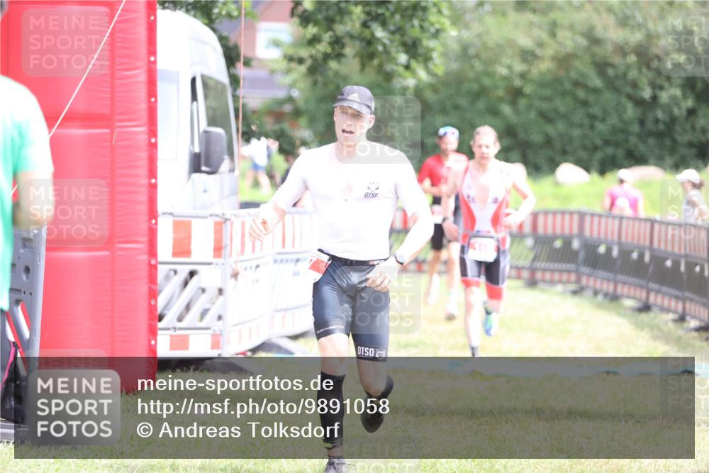 21.06.2026 - 29. Vierlanden-Triathlon Andreas Tolksdorf http://msf.ph/oto/9891058 21.06.2026 13:17:21 Ziel 7, 130, 160, 7, 130, 160 meine-sportfotos.de