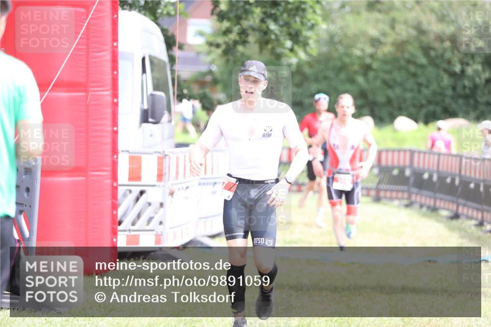 21.06.2026 - 29. Vierlanden-Triathlon Andreas Tolksdorf http://msf.ph/oto/9891059 21.06.2026 13:17:21 Ziel 7, 130, 160, 7, 130, 160 meine-sportfotos.de