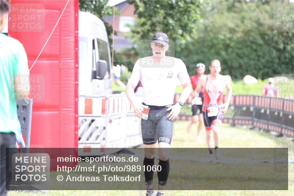 21.06.2026 - 29. Vierlanden-Triathlon Andreas Tolksdorf http://msf.ph/oto/9891060 21.06.2026 13:17:21 Ziel 7, 130, 160, 7, 130, 160 meine-sportfotos.de