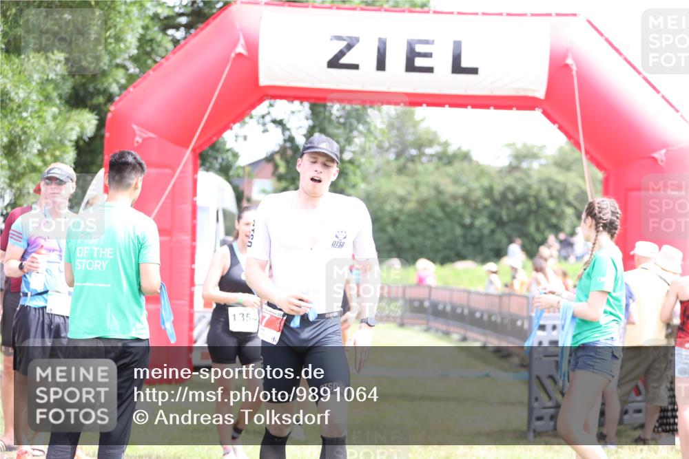 21.06.2026 - 29. Vierlanden-Triathlon Andreas Tolksdorf http://msf.ph/oto/9891064 21.06.2026 13:17:23 Ziel 7, 130, 160, 7, 130, 160 meine-sportfotos.de