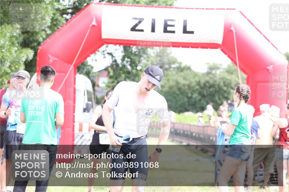 21.06.2026 - 29. Vierlanden-Triathlon Andreas Tolksdorf http://msf.ph/oto/9891068 21.06.2026 13:17:24 Ziel 7, 130, 160, 7, 130, 160 meine-sportfotos.de