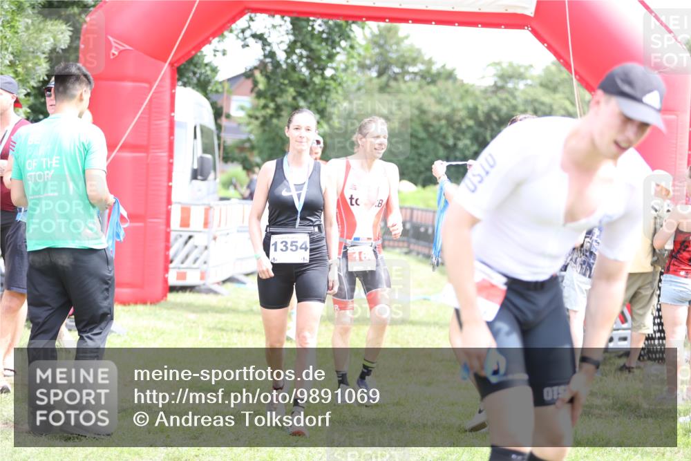 21.06.2026 - 29. Vierlanden-Triathlon Andreas Tolksdorf http://msf.ph/oto/9891069 21.06.2026 13:17:25 Ziel 130, 160, 130, 160 meine-sportfotos.de