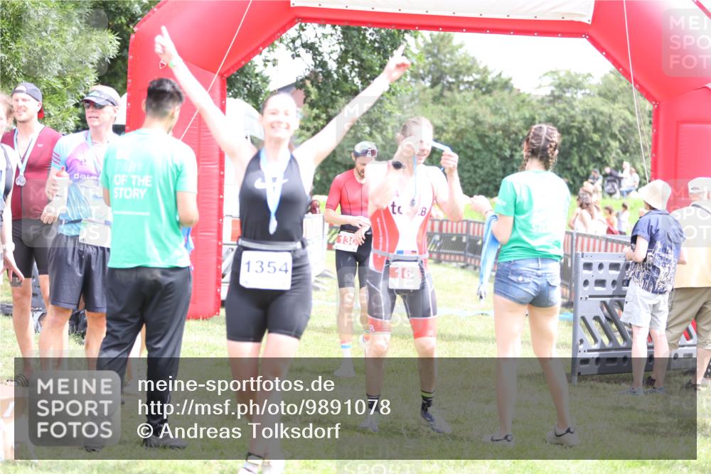 21.06.2026 - 29. Vierlanden-Triathlon Andreas Tolksdorf http://msf.ph/oto/9891078 21.06.2026 13:17:26 Ziel 130, 160, 130, 160 meine-sportfotos.de