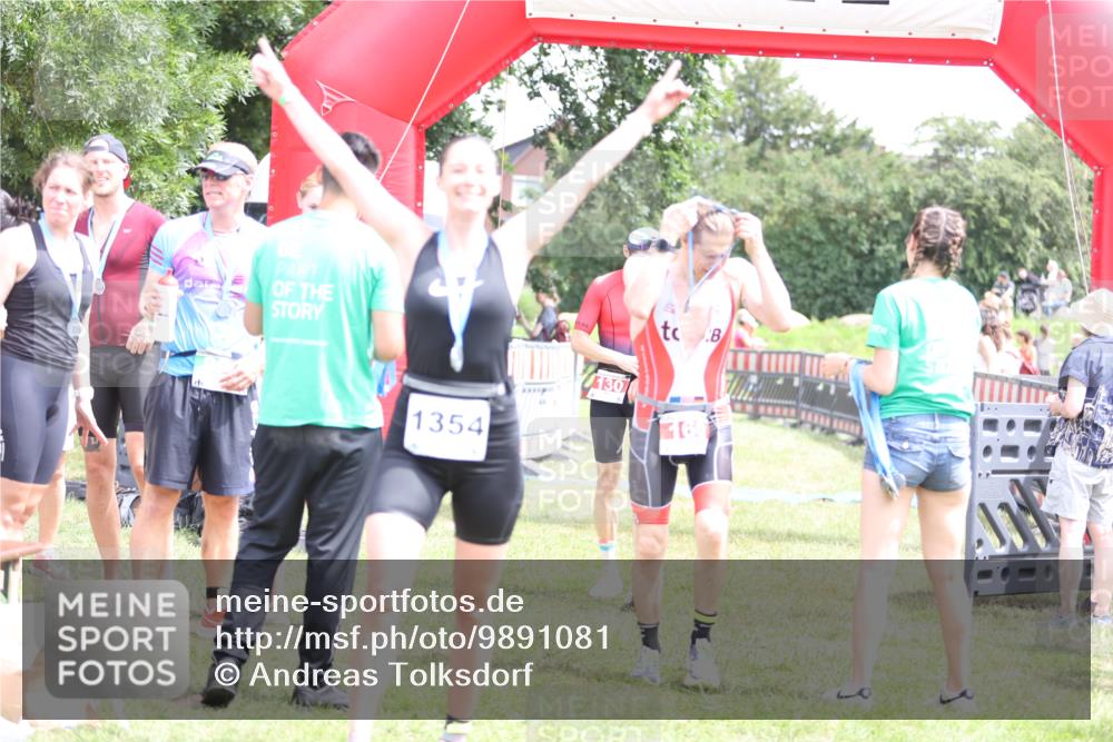 21.06.2026 - 29. Vierlanden-Triathlon Andreas Tolksdorf http://msf.ph/oto/9891081 21.06.2026 13:17:26 Ziel 130, 160, 130, 160 meine-sportfotos.de
