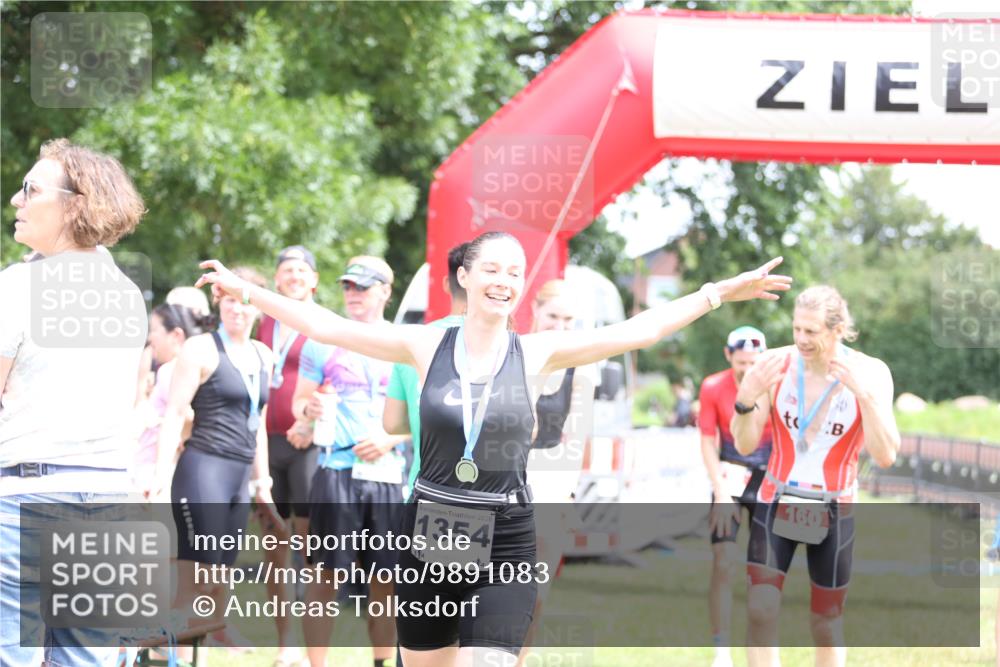 21.06.2026 - 29. Vierlanden-Triathlon Andreas Tolksdorf http://msf.ph/oto/9891083 21.06.2026 13:17:27 Ziel 130, 130 meine-sportfotos.de