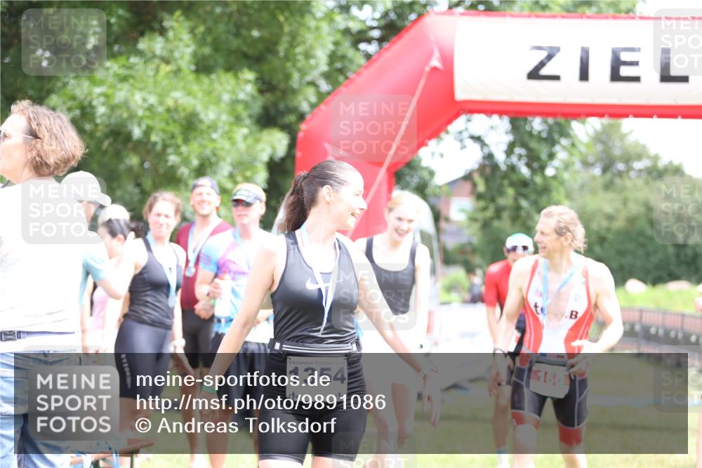 21.06.2026 - 29. Vierlanden-Triathlon Andreas Tolksdorf http://msf.ph/oto/9891086 21.06.2026 13:17:27 Ziel 130, 130 meine-sportfotos.de