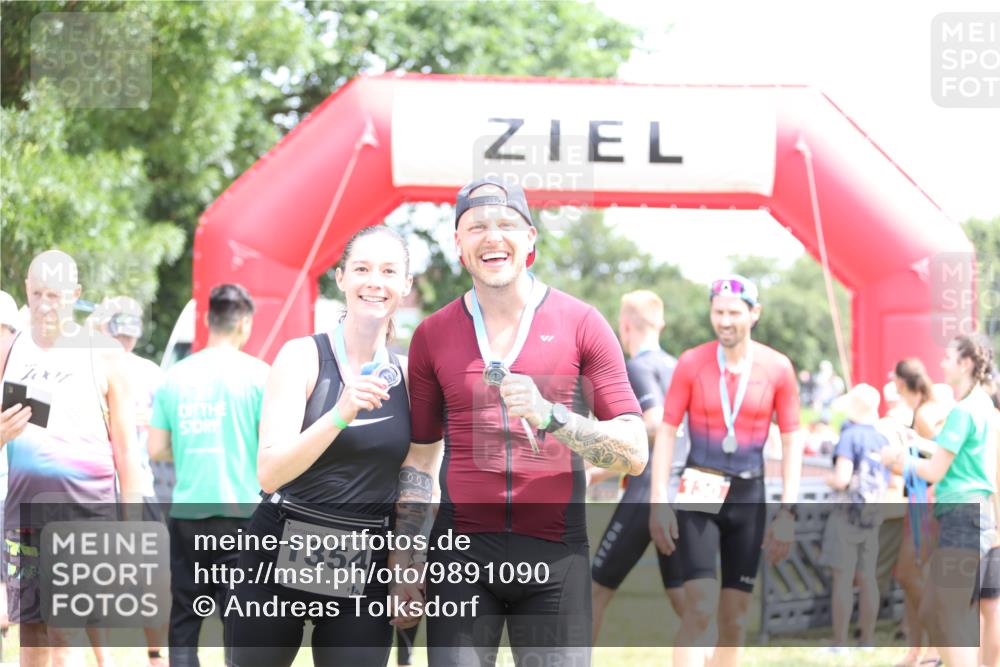 21.06.2026 - 29. Vierlanden-Triathlon Andreas Tolksdorf http://msf.ph/oto/9891090 21.06.2026 13:17:36 Ziel 253, 744, 253, 744 meine-sportfotos.de