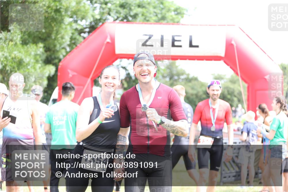 21.06.2026 - 29. Vierlanden-Triathlon Andreas Tolksdorf http://msf.ph/oto/9891091 21.06.2026 13:17:36 Ziel 253, 744, 253, 744 meine-sportfotos.de