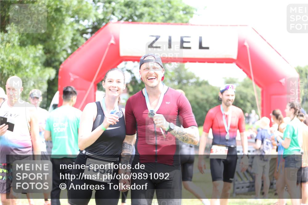 21.06.2026 - 29. Vierlanden-Triathlon Andreas Tolksdorf http://msf.ph/oto/9891092 21.06.2026 13:17:36 Ziel 253, 744, 253, 744 meine-sportfotos.de