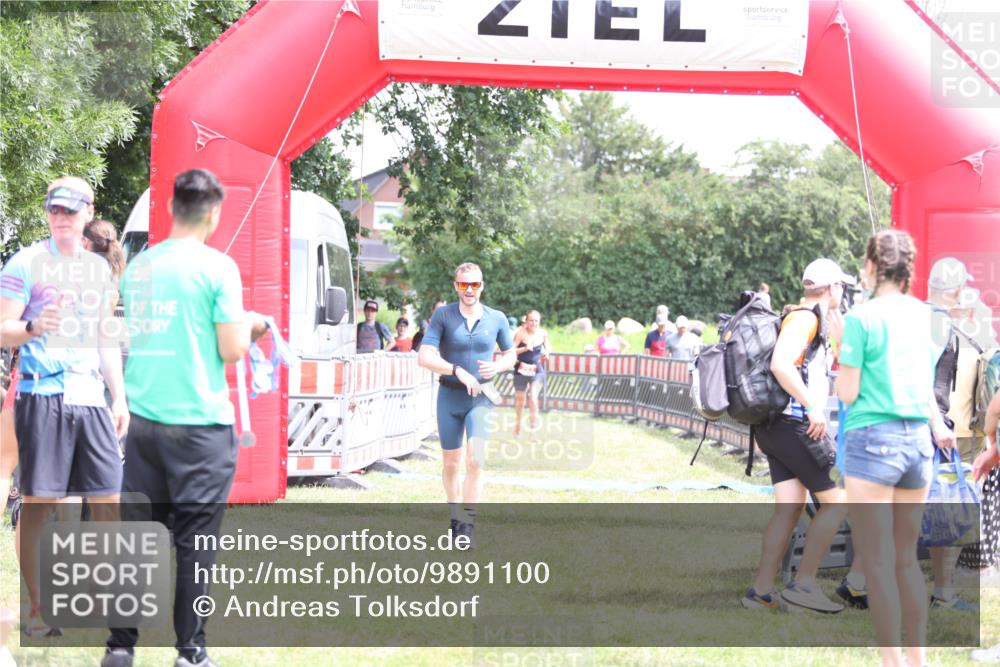 21.06.2026 - 29. Vierlanden-Triathlon Andreas Tolksdorf http://msf.ph/oto/9891100 21.06.2026 13:17:45 Ziel 253, 696, 744, 253, 696, 744 meine-sportfotos.de