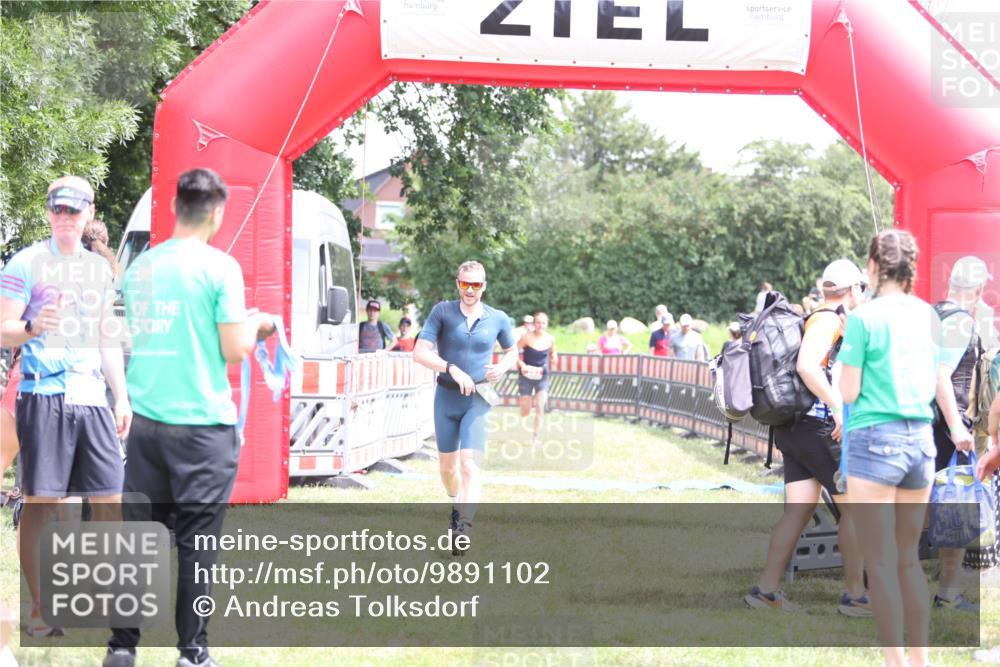 21.06.2026 - 29. Vierlanden-Triathlon Andreas Tolksdorf http://msf.ph/oto/9891102 21.06.2026 13:17:45 Ziel 253, 696, 744, 253, 696, 744 meine-sportfotos.de