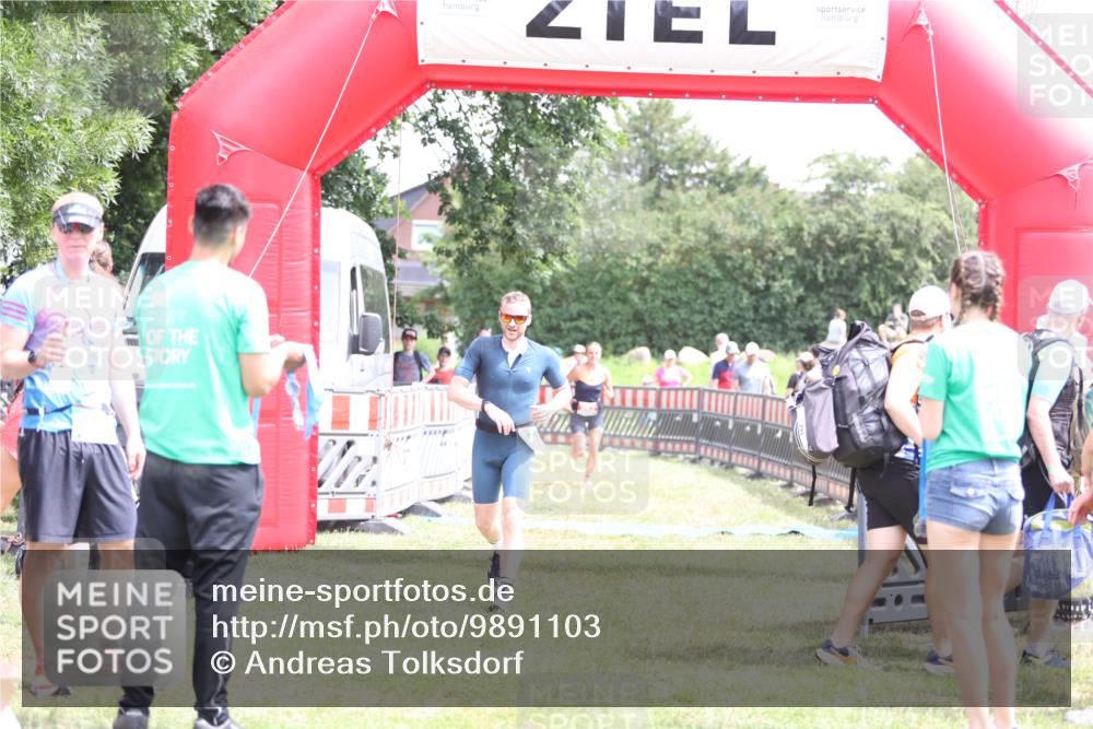 21.06.2026 - 29. Vierlanden-Triathlon Andreas Tolksdorf http://msf.ph/oto/9891103 21.06.2026 13:17:45 Ziel 253, 696, 744, 253, 696, 744 meine-sportfotos.de