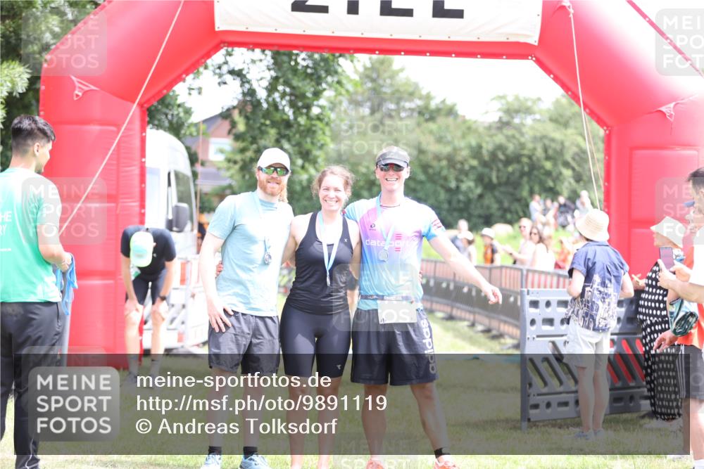 21.06.2026 - 29. Vierlanden-Triathlon Andreas Tolksdorf http://msf.ph/oto/9891119 21.06.2026 13:18:01 Ziel 50, 659, 50, 659 meine-sportfotos.de