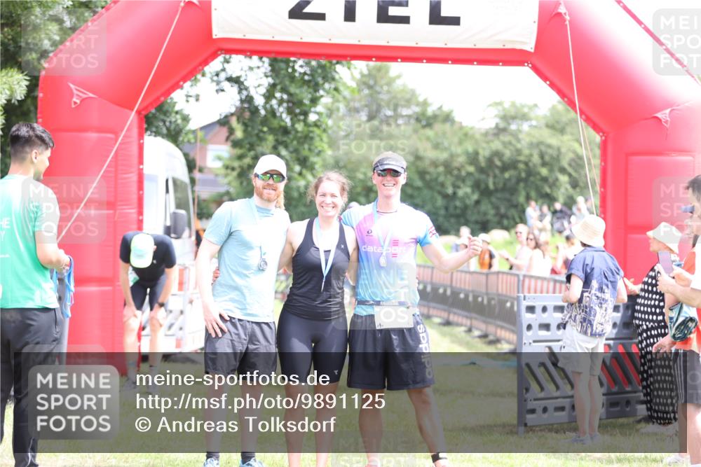 21.06.2026 - 29. Vierlanden-Triathlon Andreas Tolksdorf http://msf.ph/oto/9891125 21.06.2026 13:18:01 Ziel 50, 659, 50, 659 meine-sportfotos.de