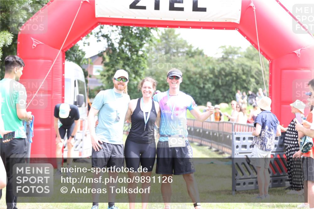 21.06.2026 - 29. Vierlanden-Triathlon Andreas Tolksdorf http://msf.ph/oto/9891126 21.06.2026 13:18:01 Ziel 50, 659, 50, 659 meine-sportfotos.de
