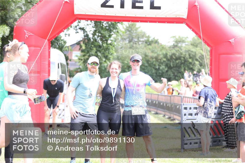 21.06.2026 - 29. Vierlanden-Triathlon Andreas Tolksdorf http://msf.ph/oto/9891130 21.06.2026 13:18:01 Ziel 50, 659, 50, 659 meine-sportfotos.de