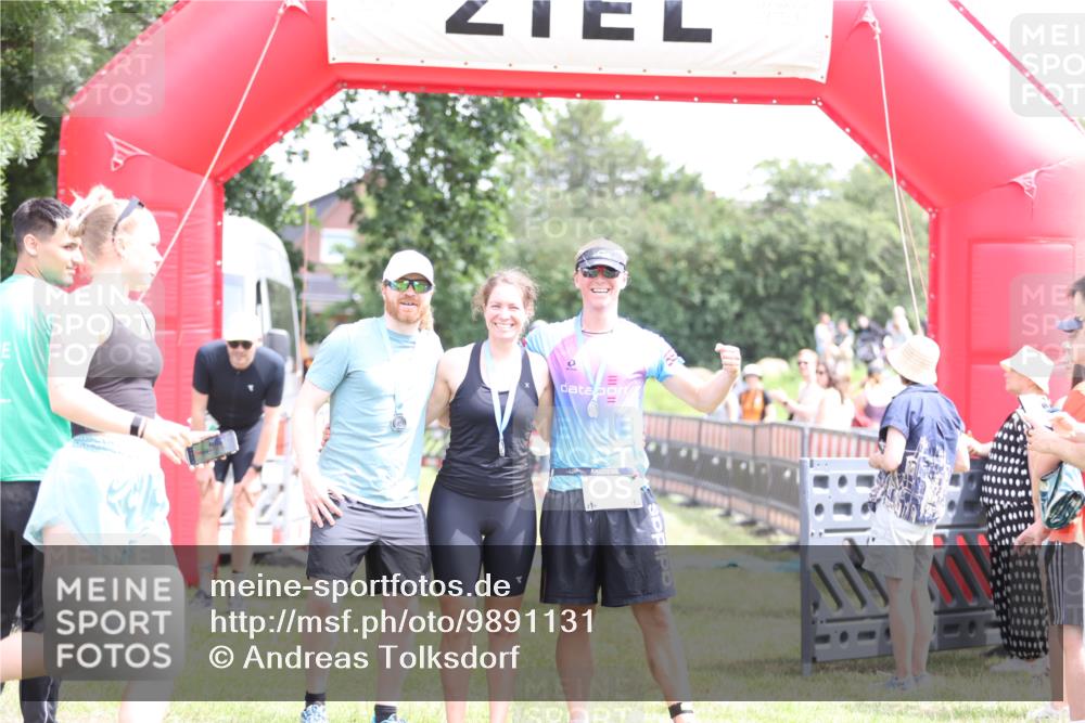 21.06.2026 - 29. Vierlanden-Triathlon Andreas Tolksdorf http://msf.ph/oto/9891131 21.06.2026 13:18:01 Ziel 50, 659, 50, 659 meine-sportfotos.de