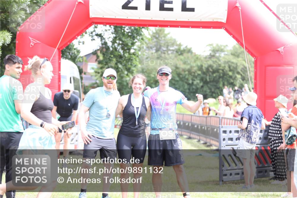 21.06.2026 - 29. Vierlanden-Triathlon Andreas Tolksdorf http://msf.ph/oto/9891132 21.06.2026 13:18:01 Ziel 50, 659, 50, 659 meine-sportfotos.de