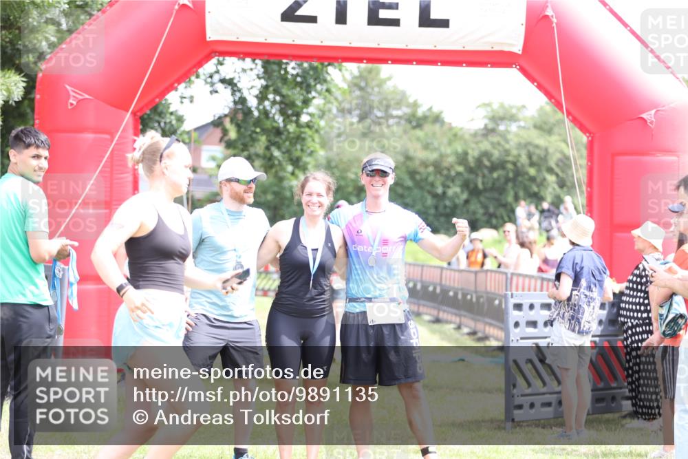 21.06.2026 - 29. Vierlanden-Triathlon Andreas Tolksdorf http://msf.ph/oto/9891135 21.06.2026 13:18:01 Ziel 50, 659, 50, 659 meine-sportfotos.de