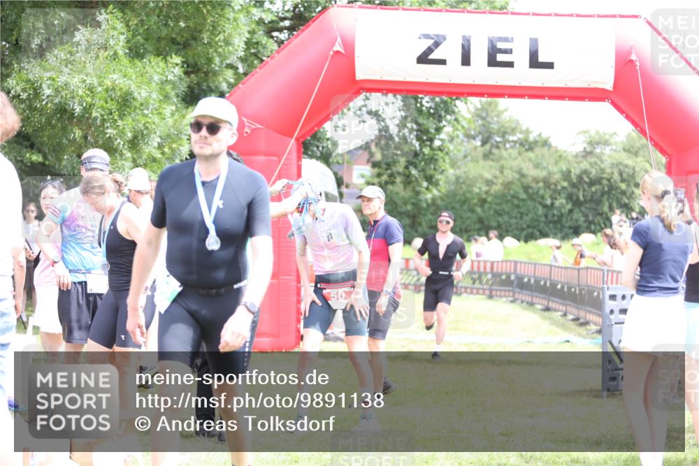 21.06.2026 - 29. Vierlanden-Triathlon Andreas Tolksdorf http://msf.ph/oto/9891138 21.06.2026 13:18:11 Ziel 659, 742, 659, 742 meine-sportfotos.de