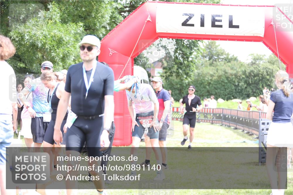 21.06.2026 - 29. Vierlanden-Triathlon Andreas Tolksdorf http://msf.ph/oto/9891140 21.06.2026 13:18:12 Ziel 659, 742, 798, 659, 742, 798 meine-sportfotos.de